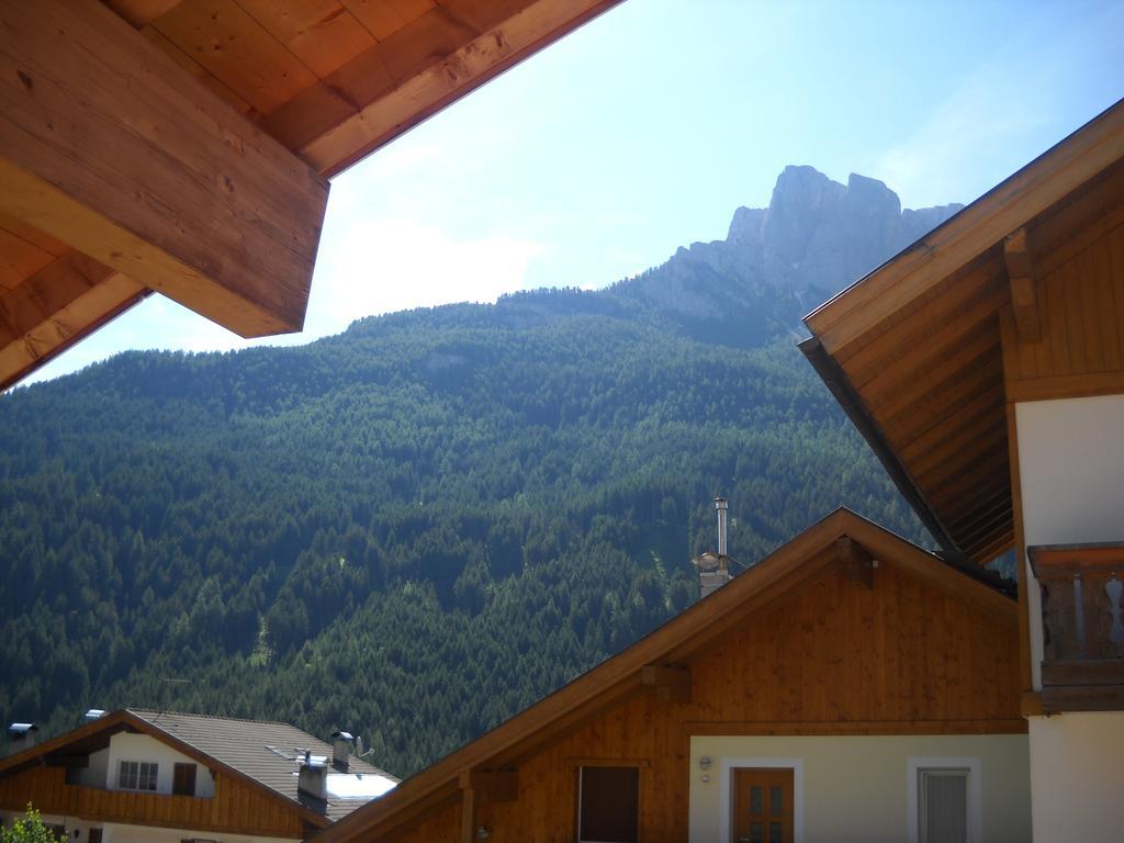 Villetta Enrosadira Vigo di Fassa Ruang foto